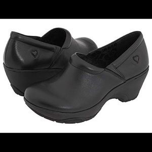 Nurse Mates Bryar shoes size 8.5